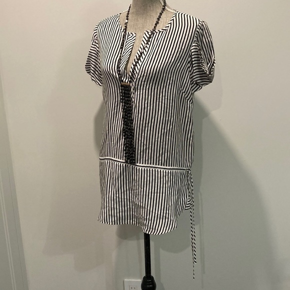 Bcbg White/Black Striped Silk Short Sleeve Blouse tunic - Picture 8 of 15